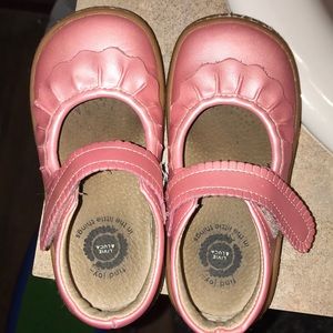 Livie and Luca size 9